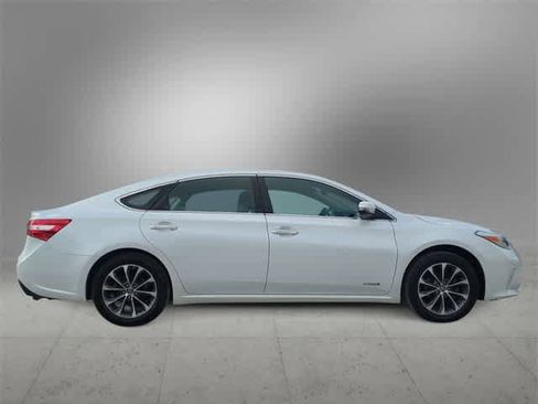 Used 2016 Toyota Avalon XLE Premium image 9
