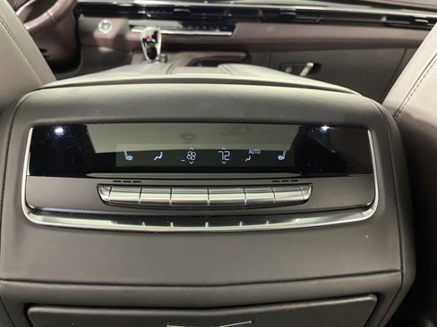Used 2022 Cadillac Escalade Sport Platinum w/ LPO, ONYX Package AWD/4WD image 43