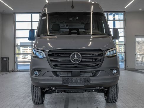 New 2025 Mercedes-Benz Sprinter 2500 image 11