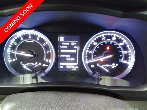 Used 2017 Toyota Highlander Limited w/ Carpet Mat Package AWD/4WD image 11