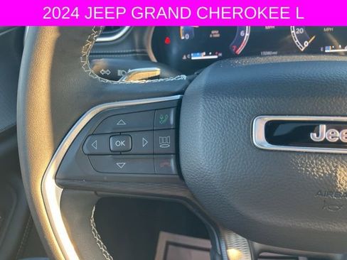 Used 2024 Jeep Grand Cherokee L Altitude image 26