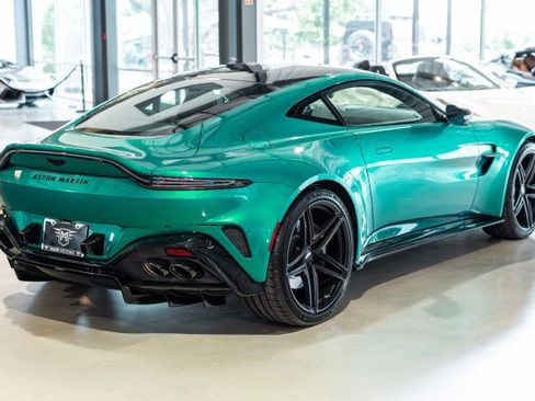 Used 2025 Aston Martin V8 Vantage Coupe RWD image 6
