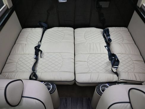 Used 2020 Mercedes-Benz Sprinter 2500 image 34