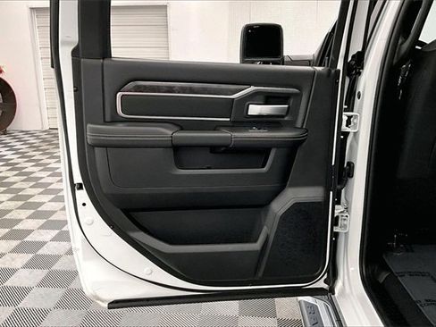 Used 2024 RAM 2500 Big Horn w/ Safety Group image 18