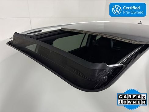 Certified 2022 Volkswagen Tiguan SEL R-Line image 23