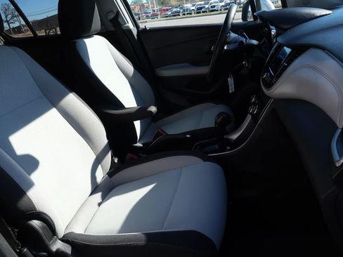 Used 2020 Chevrolet Trax LS w/ Tint and Cruise Package image 9