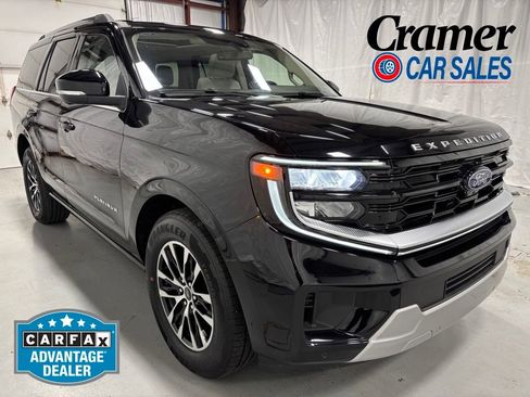 Used 2025 Ford Expedition Platinum AWD/4WD image 1
