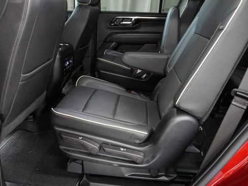 Used 2025 Chevrolet Tahoe Premier RWD image 13