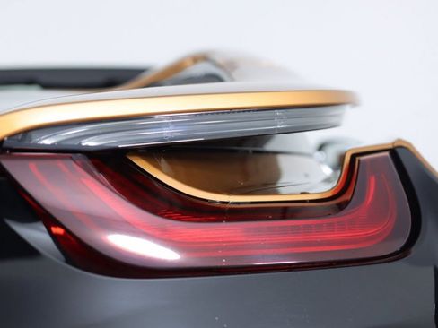 Used 2019 BMW i8 Roadster AWD/4WD image 10