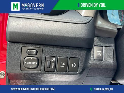 Used 2018 Toyota RAV4 LE w/ All Weather Liner Package AWD/4WD image 13