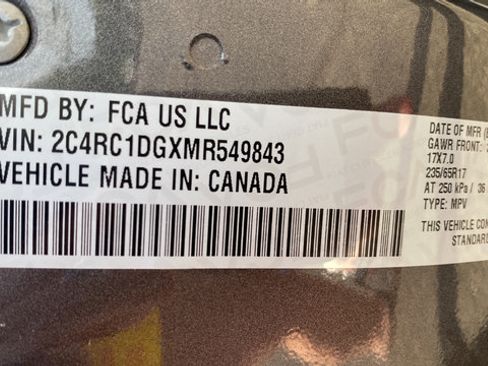 Used 2021 Chrysler Voyager Lxi FWD image 31