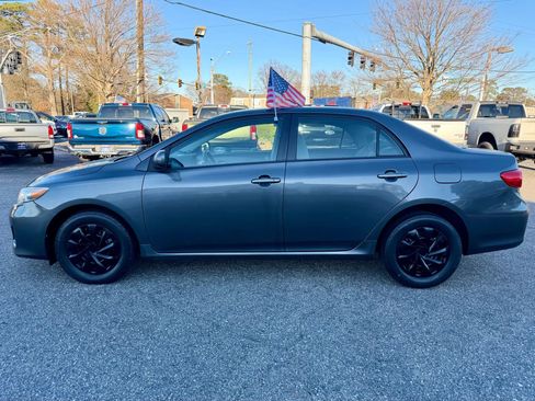 Used 2011 Toyota Corolla LE image 2