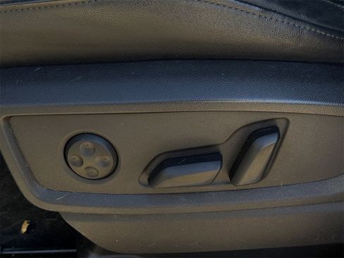 Used 2023 Audi Q5 e Premium Plus w/ Premium Plus Package image 27