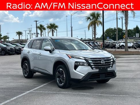 Used 2024 Nissan Rogue SV AWD/4WD image 9
