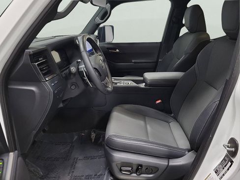 Used 2025 Lexus GX 550 w/ Accessory Package (2T) image 12