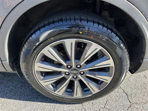 Used 2021 Lincoln Corsair Reserve w/ Equipment Group 201A image 16