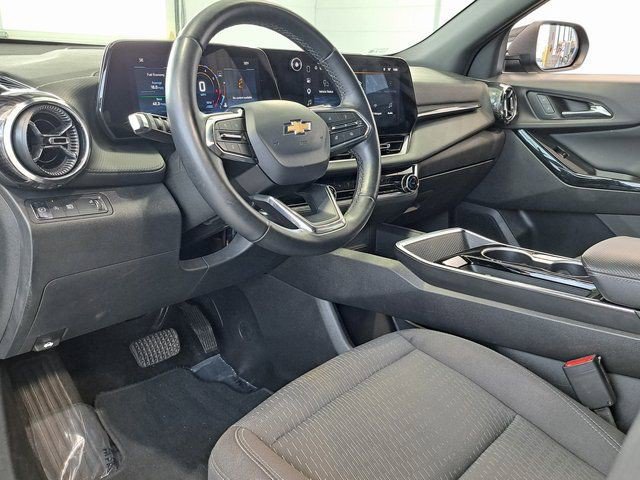 Used 2025 Chevrolet Equinox LT FWD image 8
