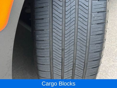 Used 2023 Hyundai Kona Limited w/ Cargo Package FWD image 5