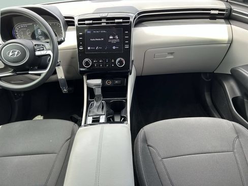 Certified 2024 Hyundai Tucson SE FWD image 19