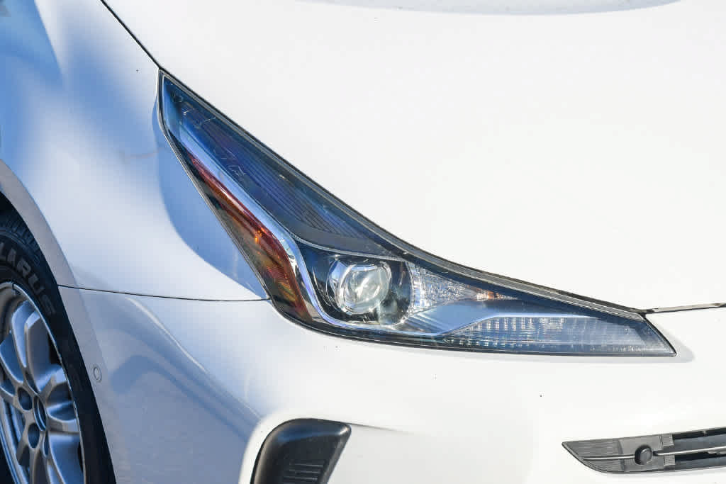 Used 2020 Toyota Prius LE FWD image 4
