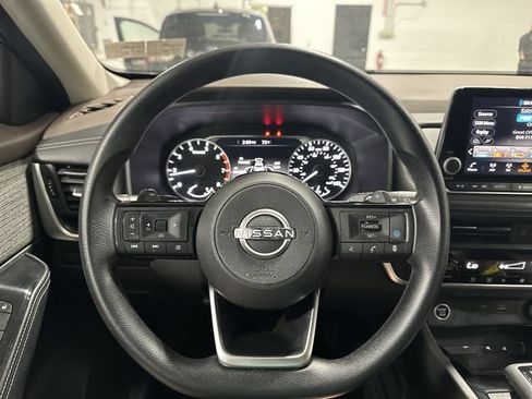 Used 2023 Nissan Rogue SV AWD/4WD image 15