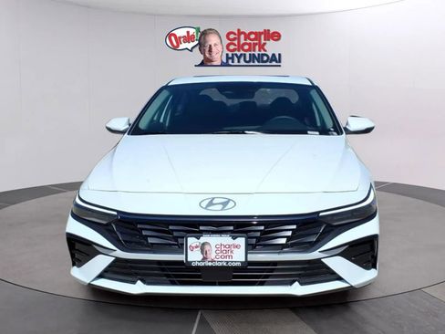 New 2026 Hyundai Elantra Limited FWD image 8