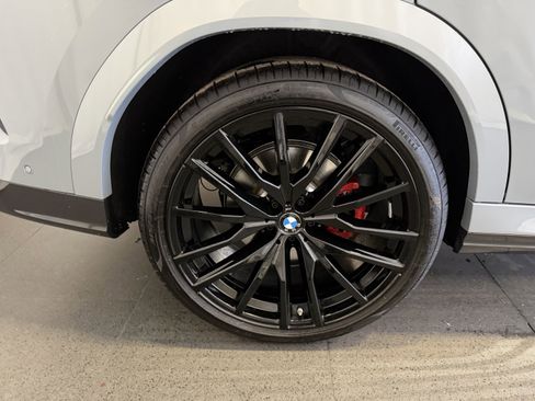 Used 2026 BMW X6 xDrive40i w/ Executive Package image 12