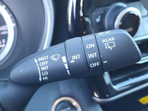 Used 2024 Toyota Highlander XLE image 36