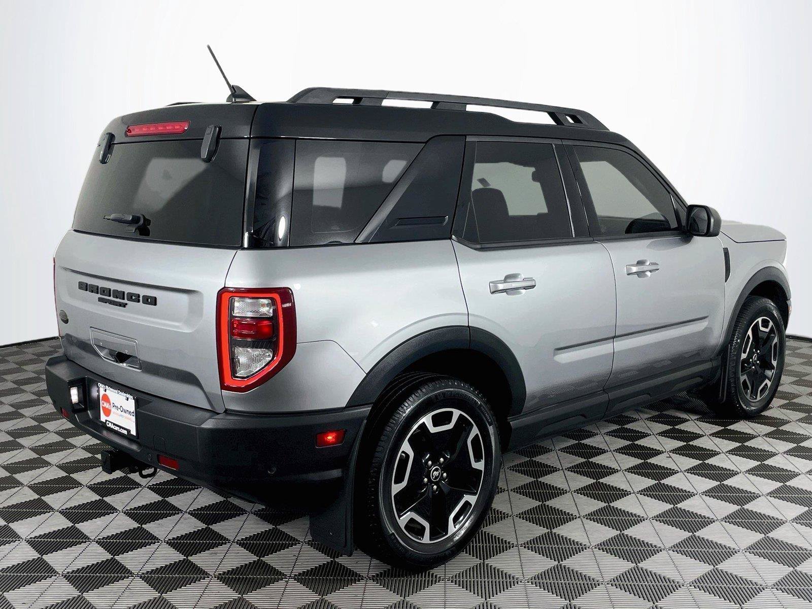 Used 2022 Ford Bronco Sport Outer Banks w/ Tech Package AWD/4WD image 9