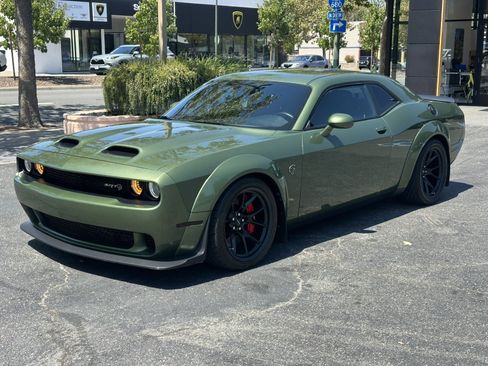 Used 2021 Dodge Challenger SRT Hellcat Redeye RWD image 2