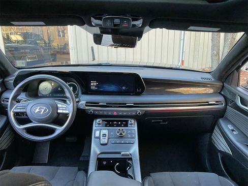 Used 2024 Hyundai Palisade Calligraphy image 18