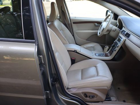Used 2009 Volvo XC70 T6 image 22