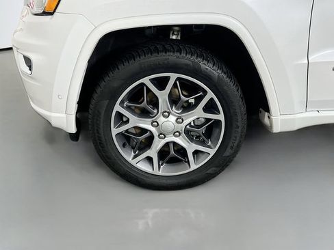 Used 2021 Jeep Grand Cherokee Overland AWD/4WD image 10