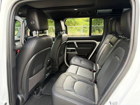 Used 2023 Land Rover Defender 110 X-Dynamic SE AWD/4WD image 18
