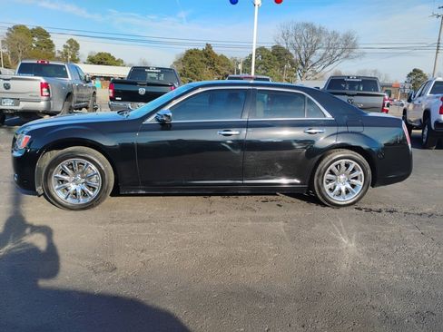 Used 2012 Chrysler 300 Limited image 8