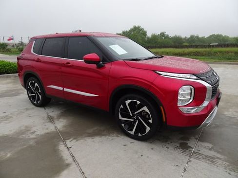 Used 2024 Mitsubishi Outlander SE FWD image 3