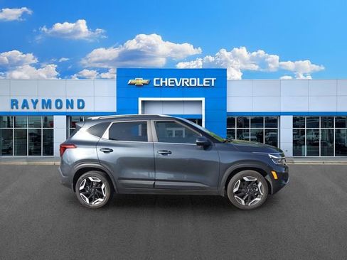 Certified 2025 Kia Seltos SX w/ SX Sunroof Package AWD/4WD image 2
