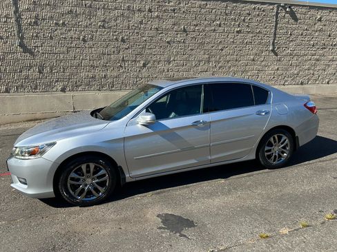 Used 2014 Honda Accord Touring image 8