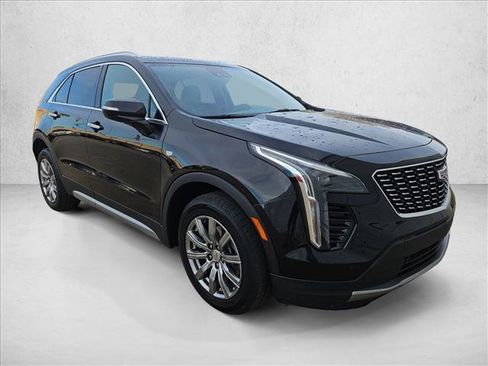 Used 2023 Cadillac XT4 Premium Luxury image 3