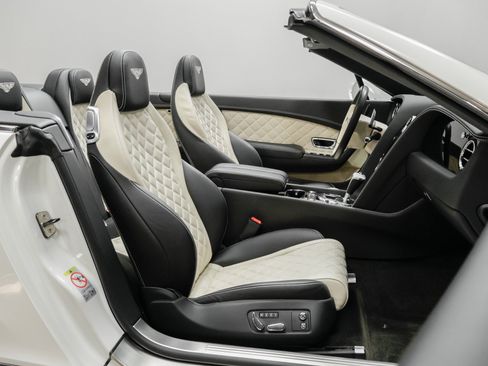 Used 2016 Bentley Continental GT AWD/4WD image 32