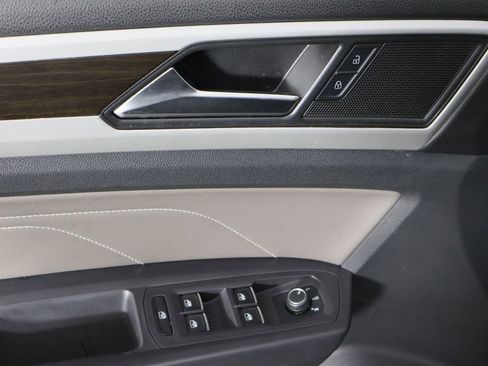 Used 2021 Volkswagen Atlas SE image 23