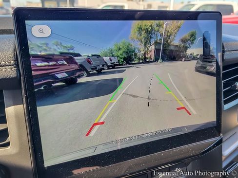 Used 2024 Ford Expedition XLT image 17