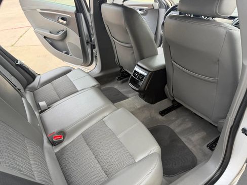 Used 2019 Chevrolet Impala LT image 24