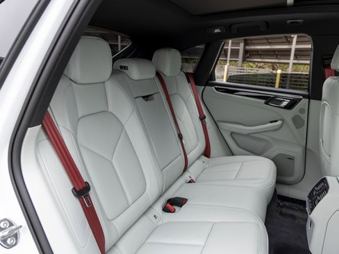 New 2025 Porsche Macan image 45