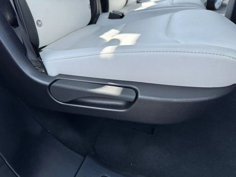 Used 2018 Tesla Model X 100D AWD/4WD image 18