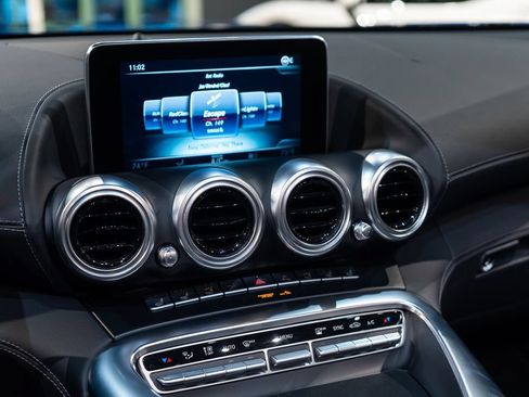 Used 2019 Mercedes-Benz AMG GT Roadster image 32
