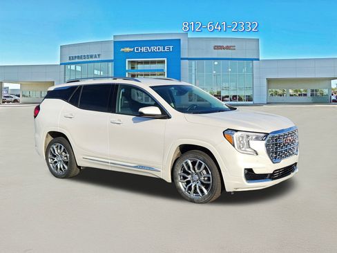 Used 2023 GMC Terrain Denali image 1