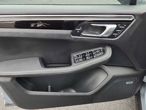 Used 2020 Porsche Macan image 12