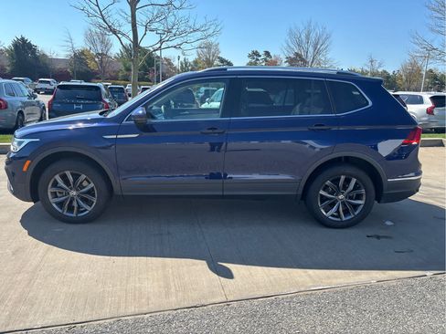 Used 2022 Volkswagen Tiguan SE AWD/4WD image 25