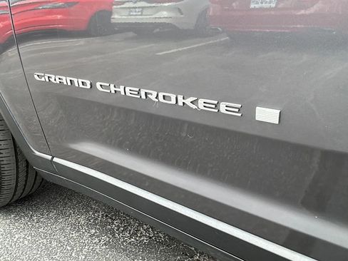 Used 2021 Jeep Grand Cherokee L Limited image 41